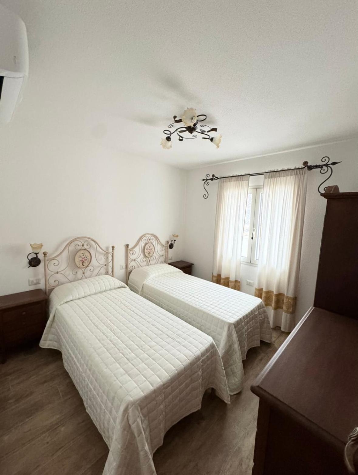 Budoni Residence Lutturai 1 Екстер'єр фото