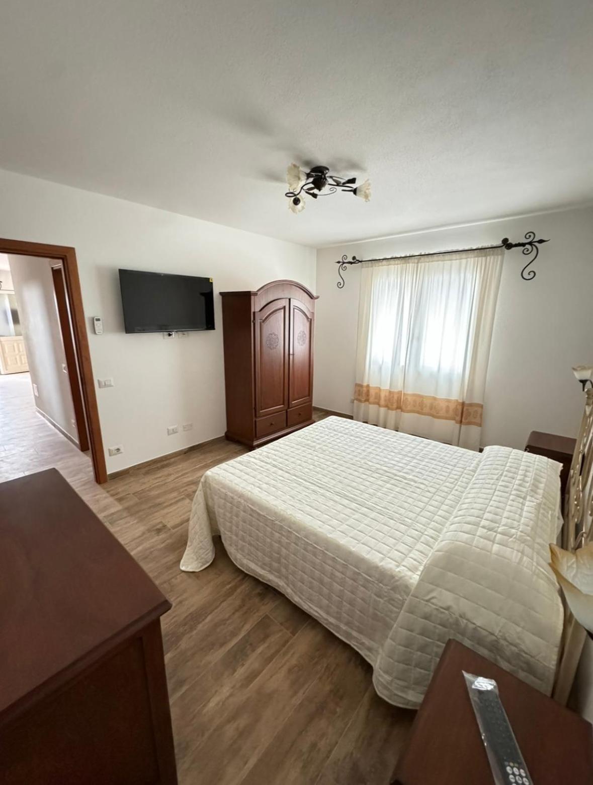 Budoni Residence Lutturai 1 Екстер'єр фото